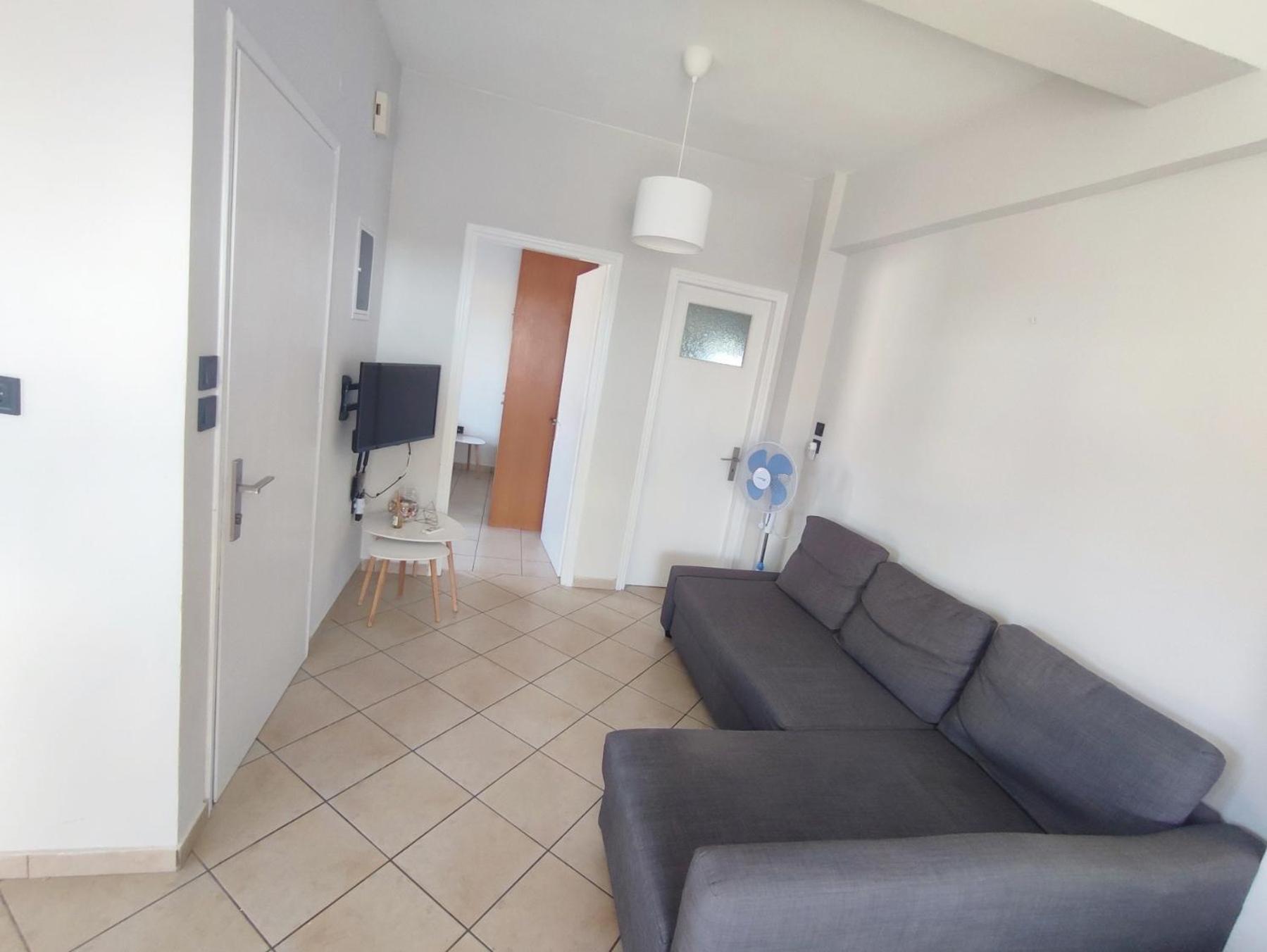 Peroulia Apartments Kómboi Buitenkant foto